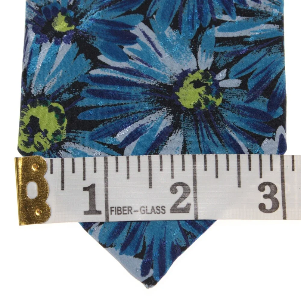Italo Ferretti NWT Neck Tie in Shades of Blue Floral Print 100% Silk
